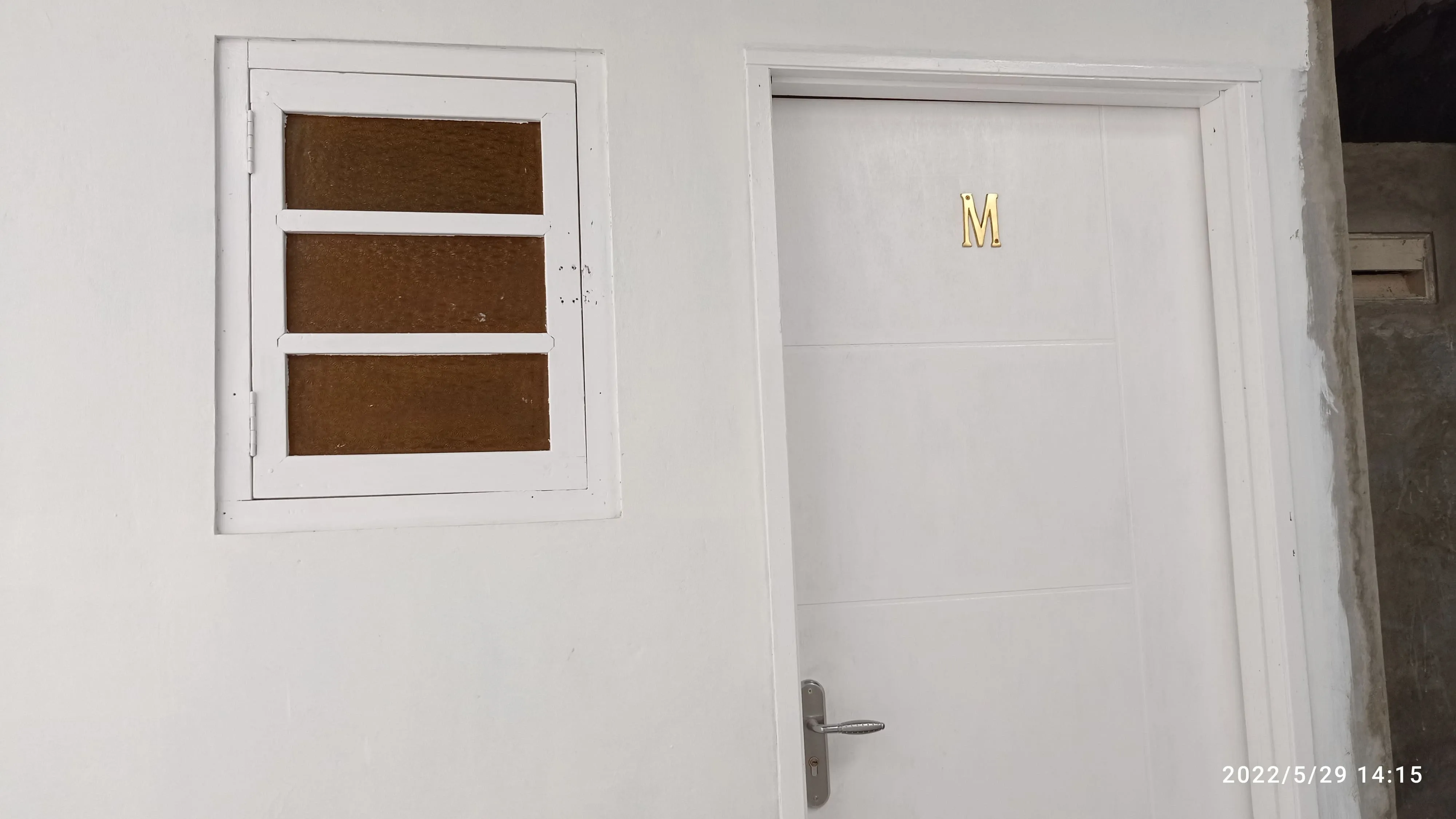 Foto Kamar M (Superior or Economy Room)  Kost Surabaya